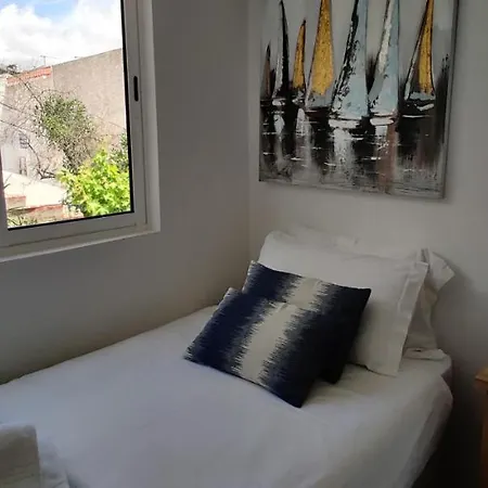 בית נופש Historic House-1 Minute To The *