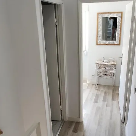 بيت للعطل Historic House-1 Minute To The *