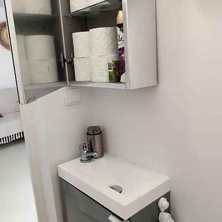 Historic House-1 Minute To The نازاريه