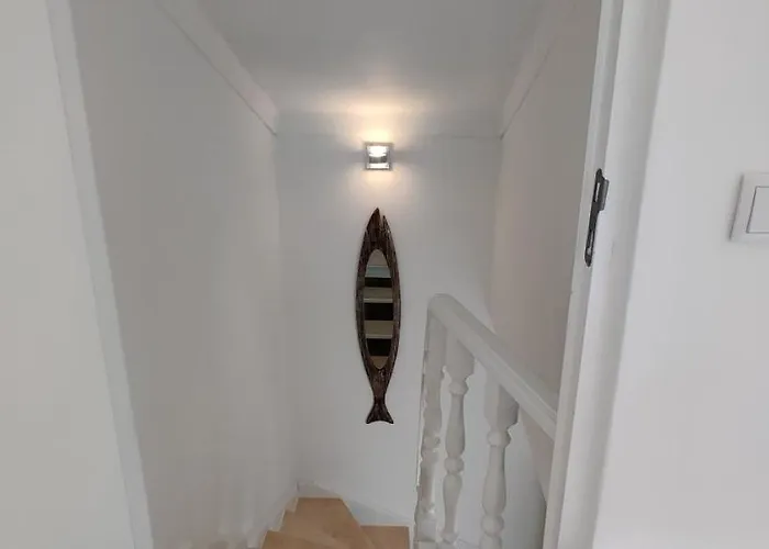 Historic House-1 Minute To The בית נופש נאזרה