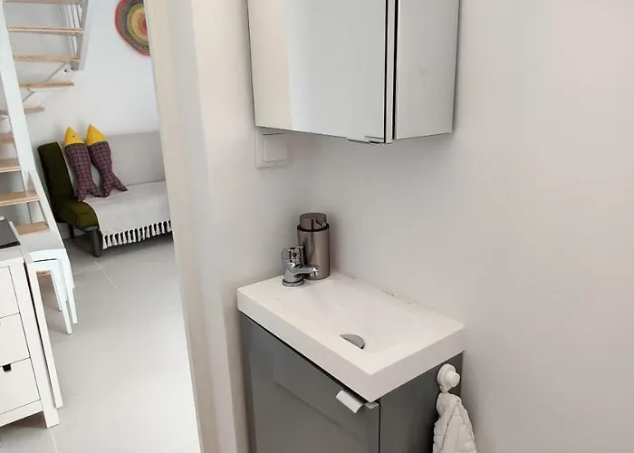 בית נופש Historic House-1 Minute To The נאזרה