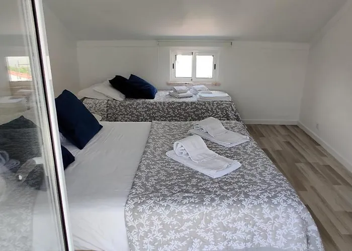 Historic House-1 Minute To The בית נופש נאזרה