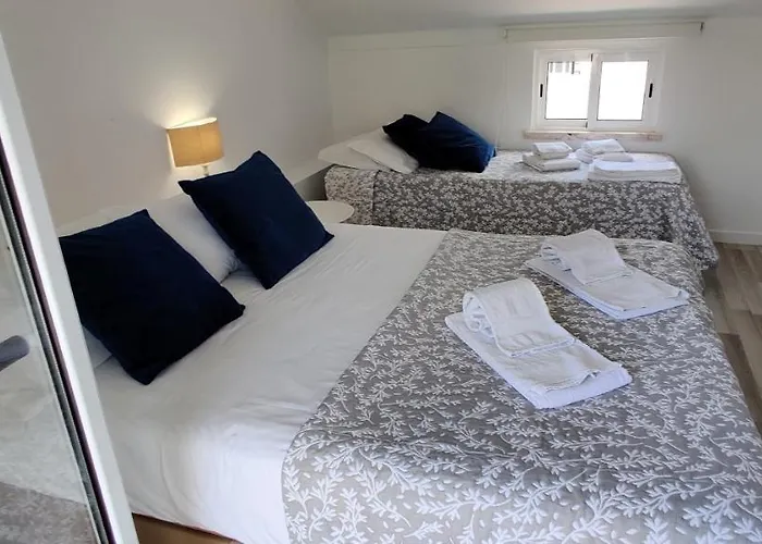 Historic House-1 Minute To The בית נופש נאזרה