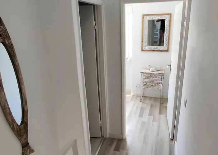 בית נופש Historic House-1 Minute To The *