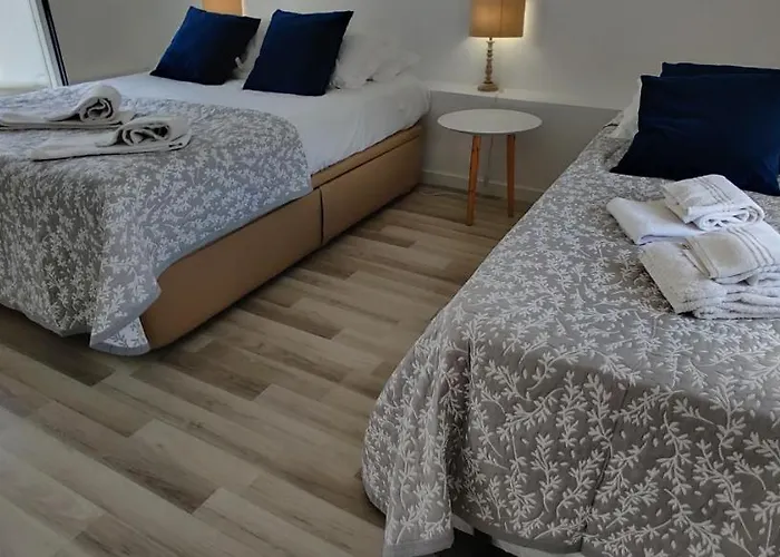 Historic House-1 Minute To The * נאזרה