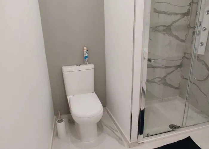 Historic House-1 Minute To The *