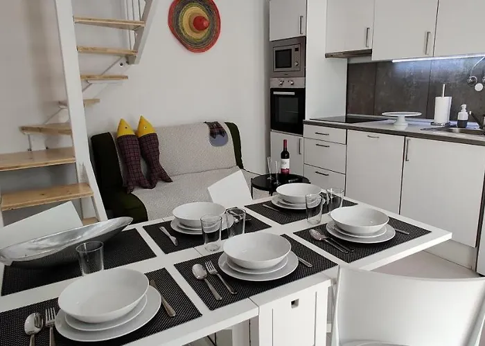 בית נופש Historic House-1 Minute To The נאזרה