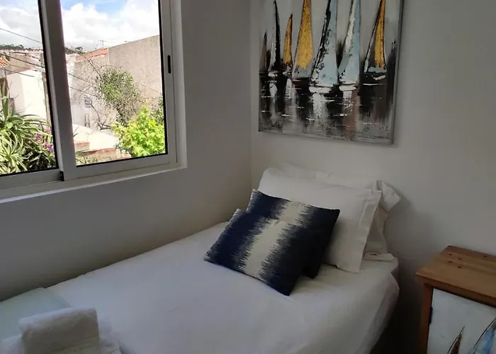 בית נופש Historic House-1 Minute To The *